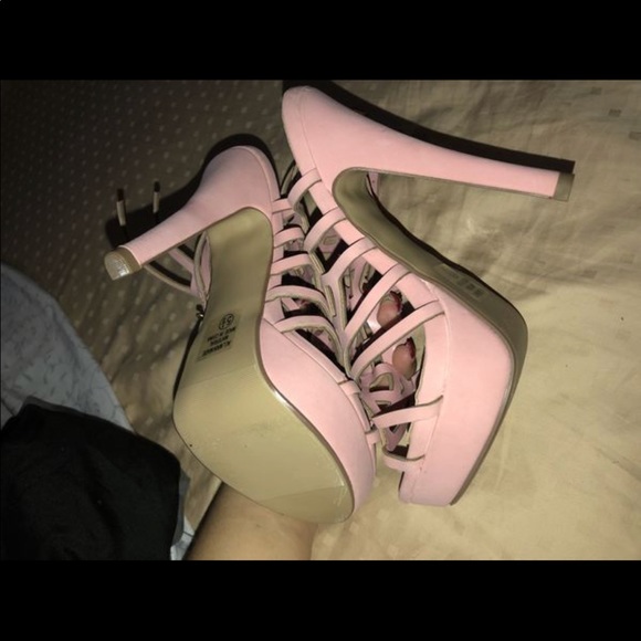 Heels - Picture 3 of 3